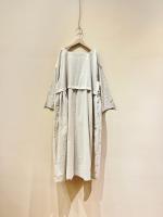 Square neckline dress-B